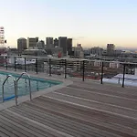 Urban Oasis At The Four Seasons